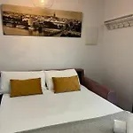 Deluxe Artemisa Sevilla